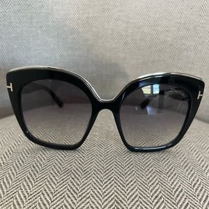 Brand new- Tom Ford cat eyes shades